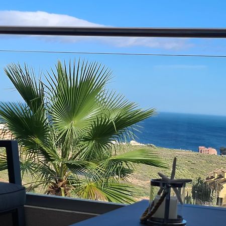 Seaside Serenity - Stylish Apartment With Spectacular Views Манилва Экстерьер фото